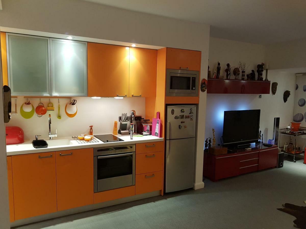 איה נאפה Sylvias Art Studio Apt מראה חיצוני תמונה